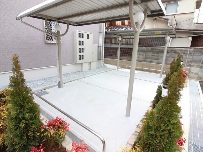 物件外観写真4　(駐輪場)