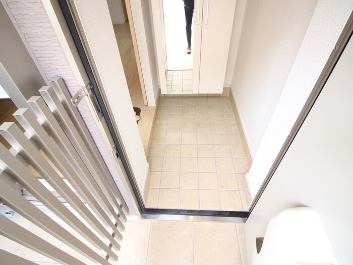 物件内観写真22　(玄関)