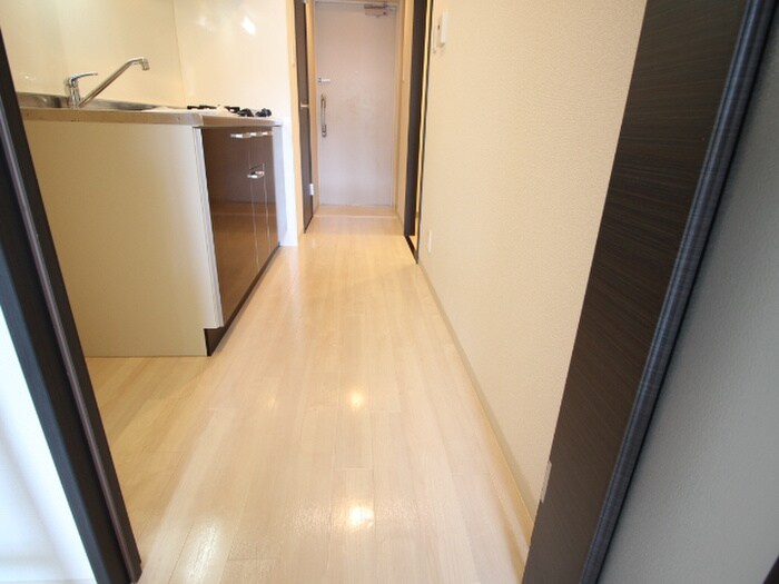 物件内観写真17　(廊下)