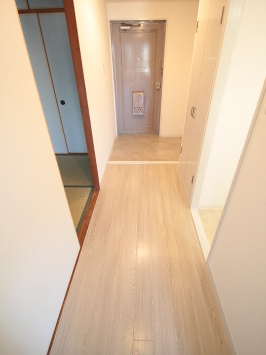 物件内観写真8　(廊下)