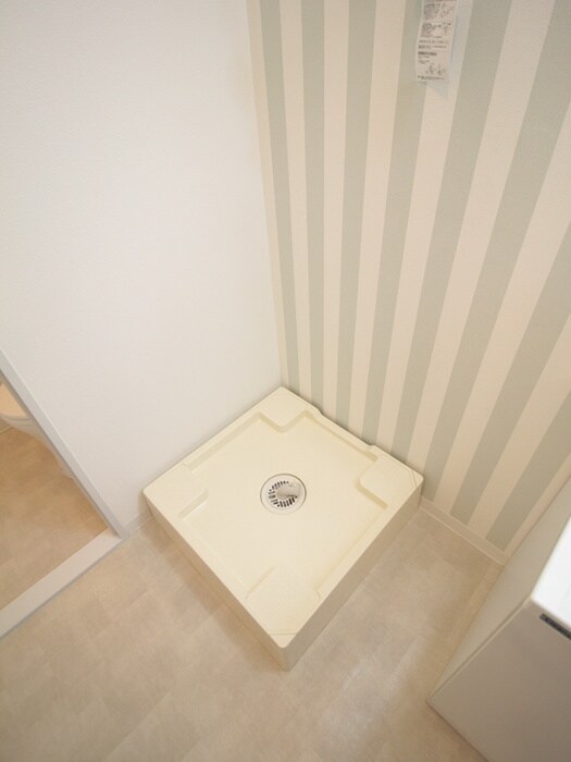 物件内観写真14　(洗濯機置場)