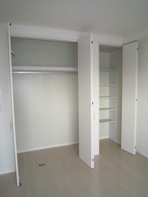 物件内観写真10　(収納)