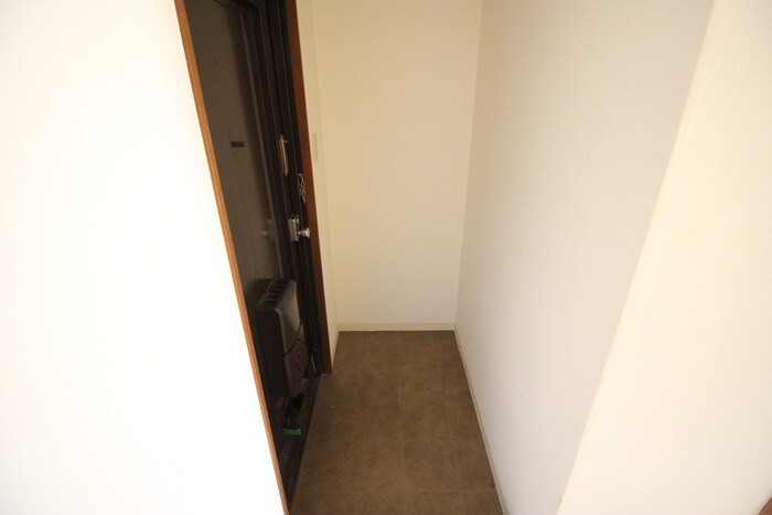 物件内観写真18　(玄関)