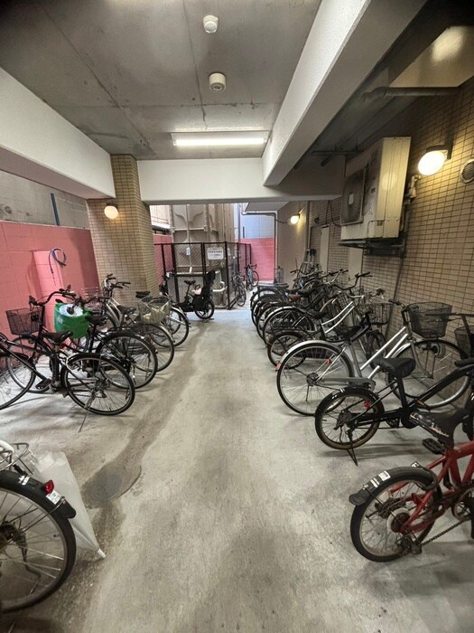 物件外観写真6　(駐輪場)