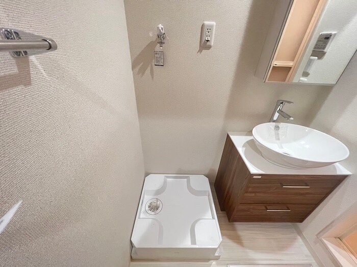 物件内観写真15　(洗濯機置場)