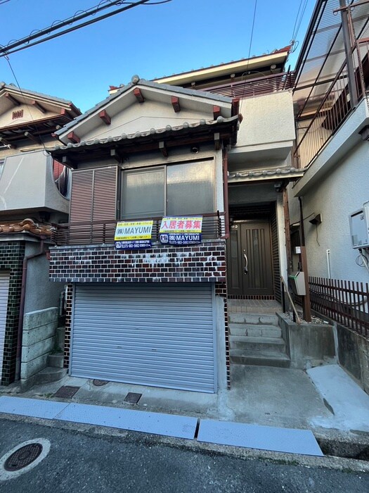 物件外観写真4　(駐車場)