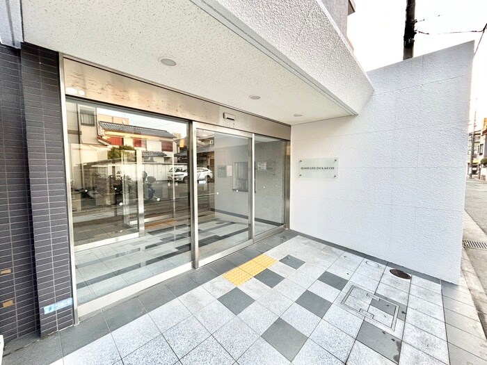 物件外観写真3　(エントランス部分)