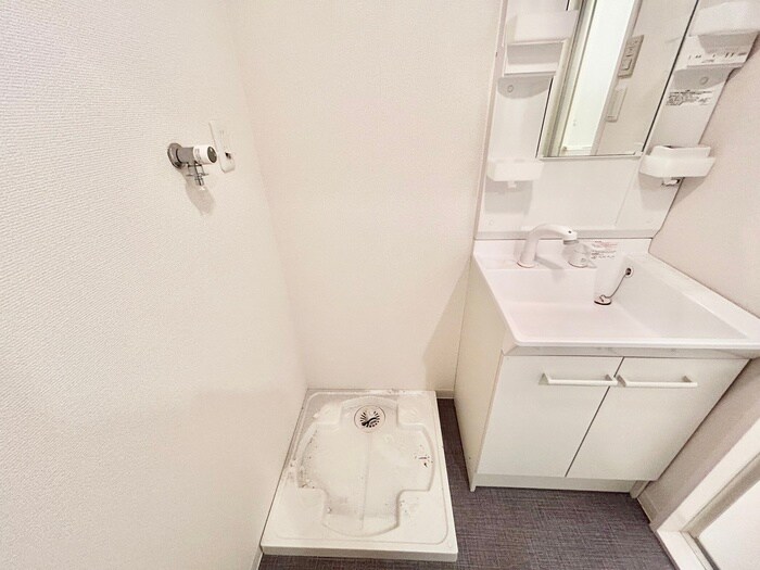 物件内観写真18　(洗濯機置場)