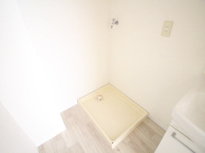 物件内観写真15　(洗濯機置場)