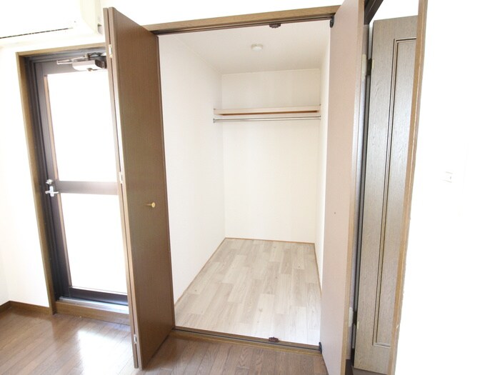 物件内観写真16　(収納)