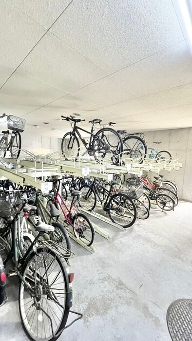 物件外観写真6　(駐輪場)