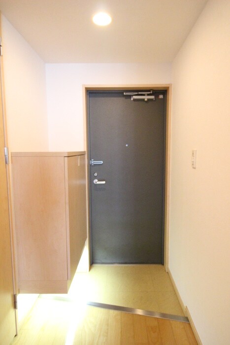 物件内観写真13　(玄関)