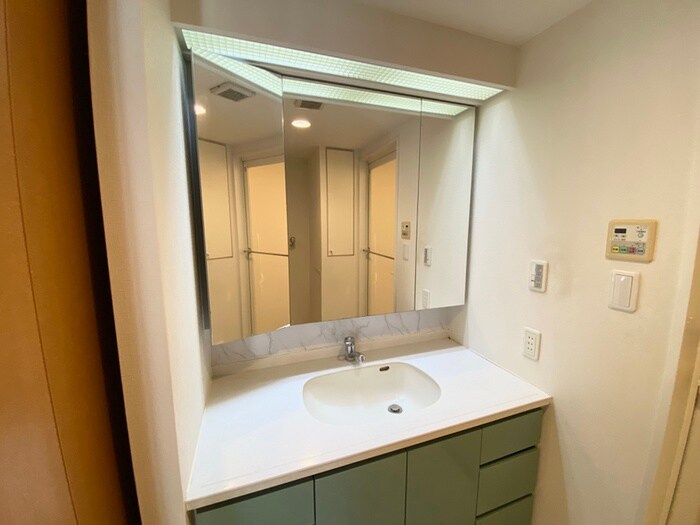 物件内観写真12　(洗面)