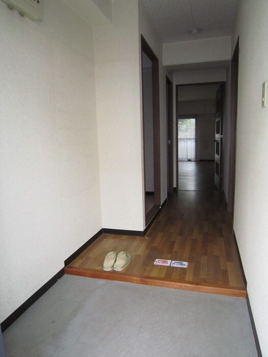 物件内観写真7　(玄関)