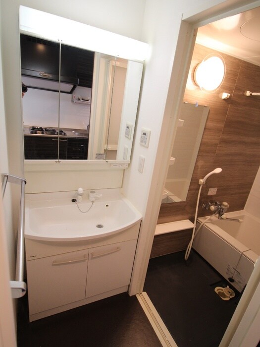 物件内観写真9　(洗面)