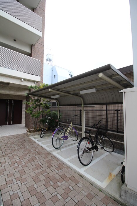 物件外観写真4　(駐輪場)