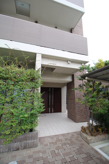 物件外観写真5　(エントランス部分)