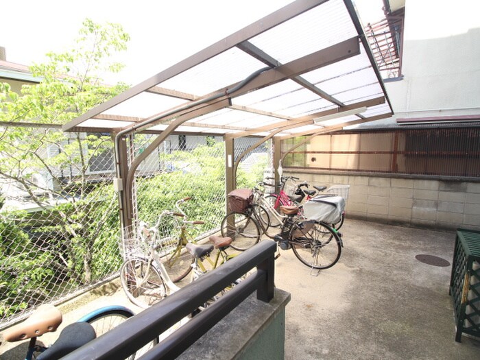 物件外観写真6　(駐輪場)