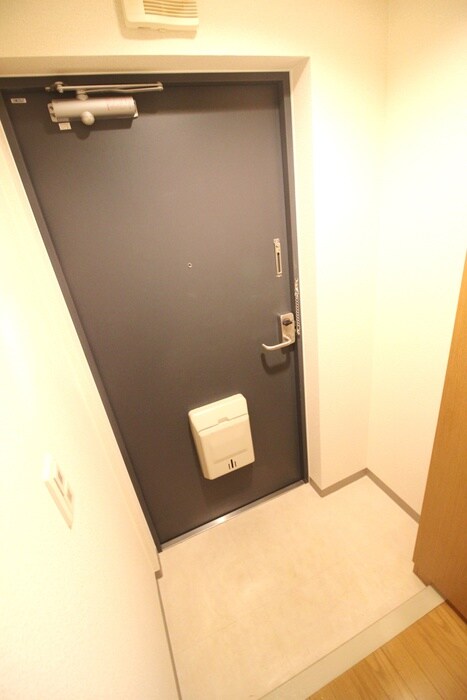 物件内観写真6　(玄関)