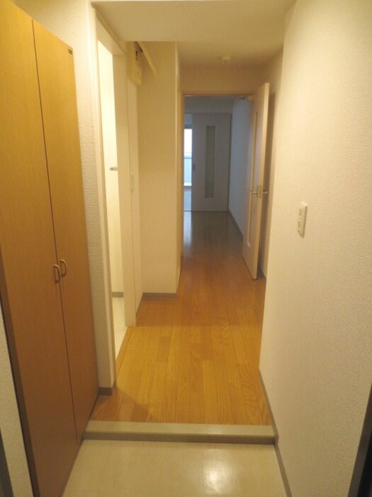 物件内観写真15　(玄関)