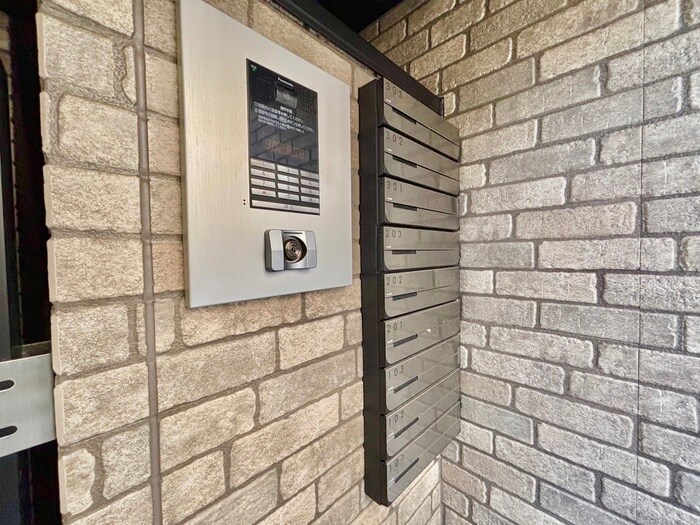 物件外観写真4　(エントランス部分)