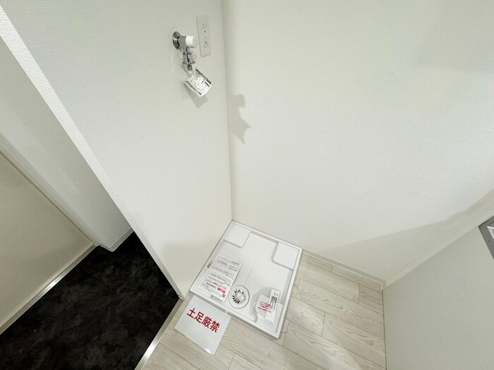 物件内観写真13　(洗濯機置場)
