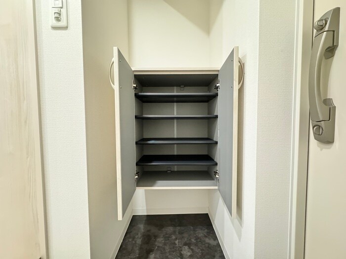 物件内観写真15　(靴箱)