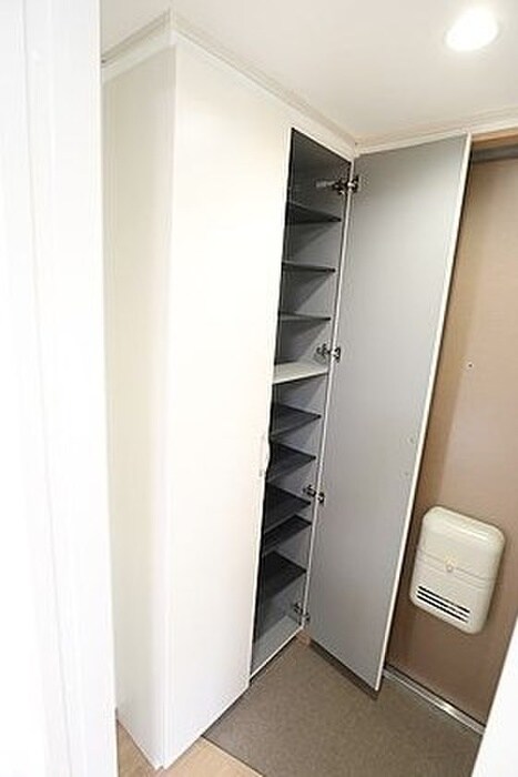 物件内観写真13　(靴箱)