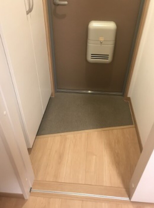 物件内観写真14　(玄関)