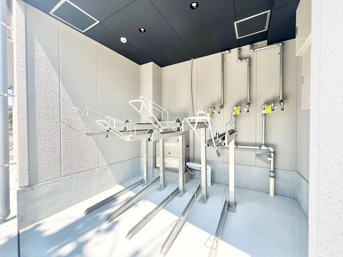 物件外観写真5　(駐輪場)