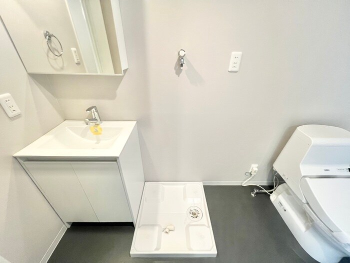 物件内観写真12　(洗濯機置場)