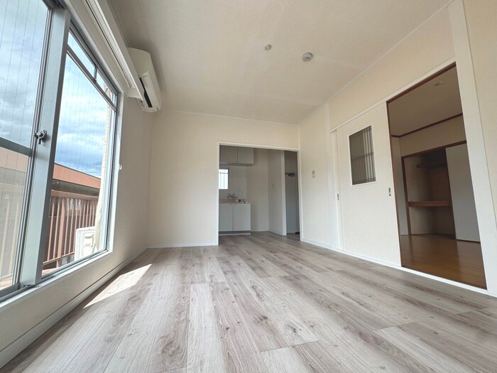 物件内観写真12　(居室)