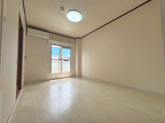 物件内観写真13　(居室)