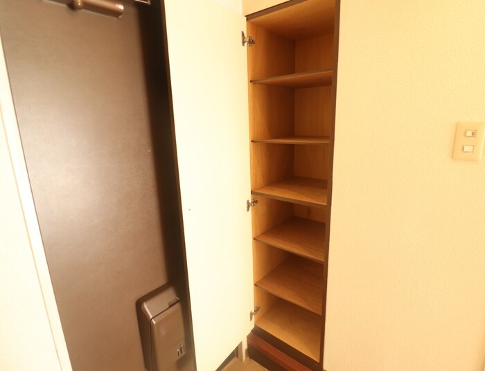 物件内観写真13　(靴箱)