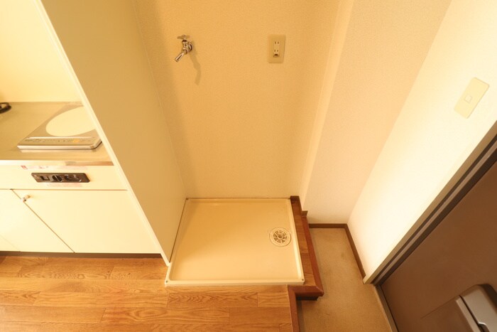 物件内観写真14　(洗濯機置場)