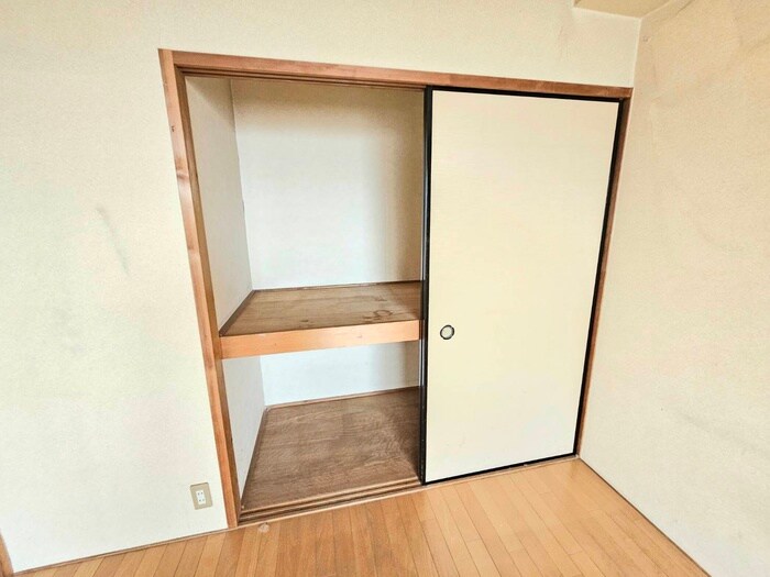 物件内観写真12　(収納)