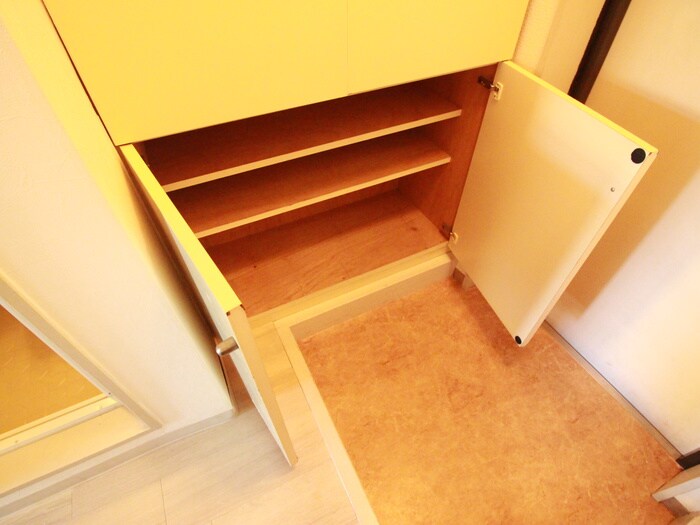 物件内観写真8　(靴箱)