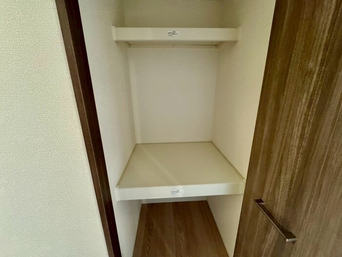 物件内観写真13　(収納)