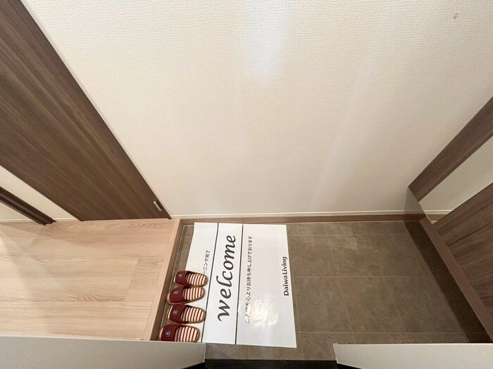 物件内観写真14　(玄関)