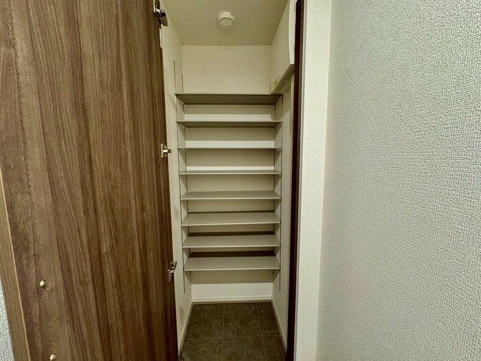 物件内観写真15　(靴箱)