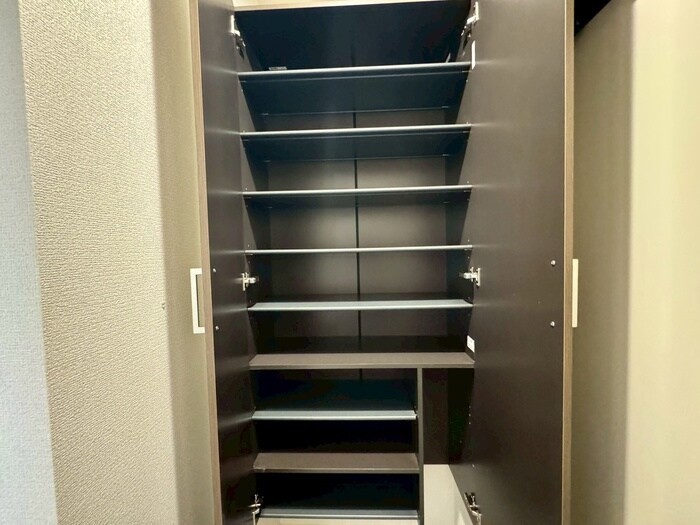 物件内観写真17　(靴箱)