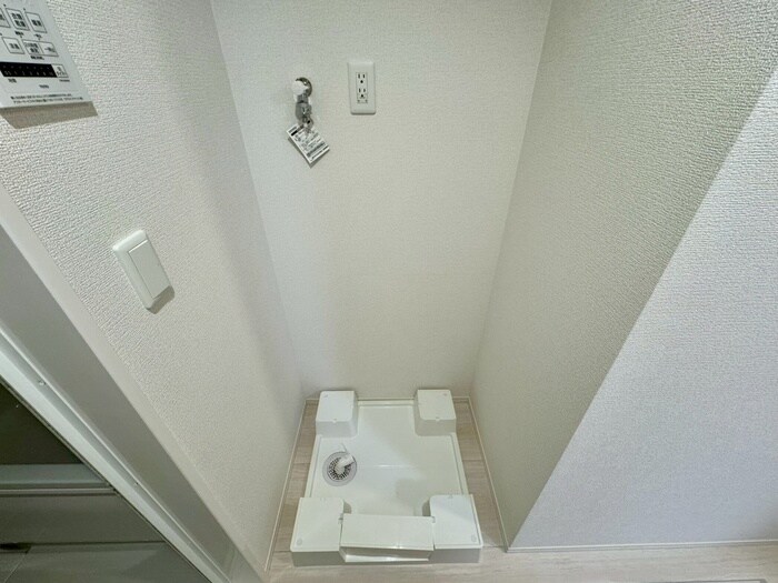 物件内観写真18　(洗濯機置場)