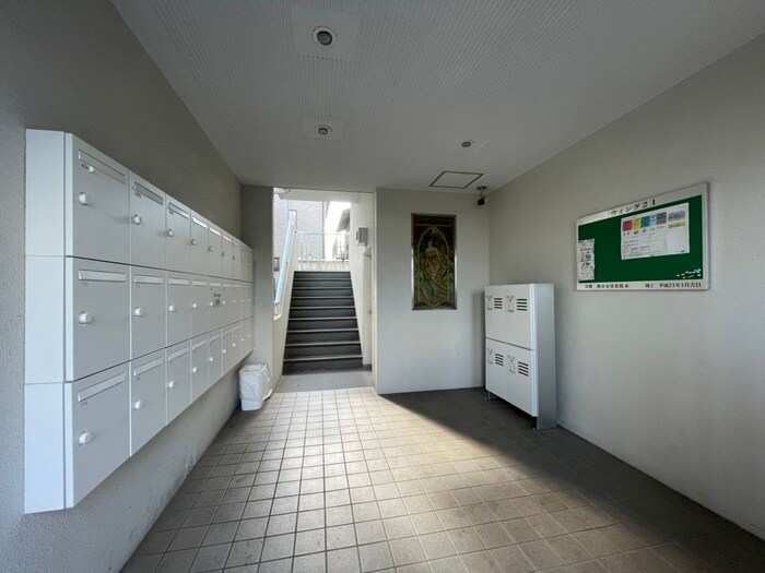 物件外観写真5　(エントランス部分)