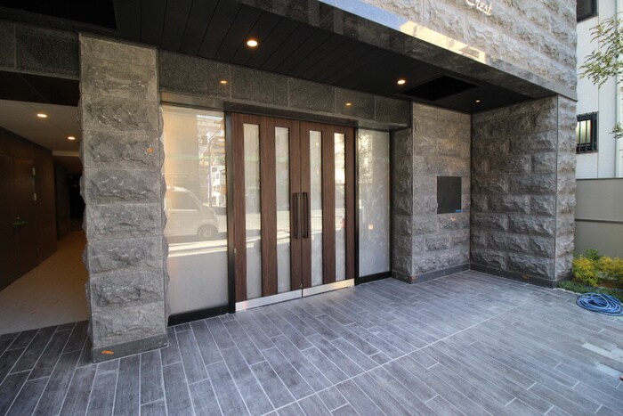 物件外観写真4　(エントランス部分)