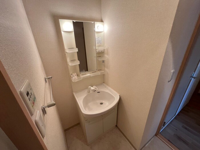 物件内観写真12　(洗面)