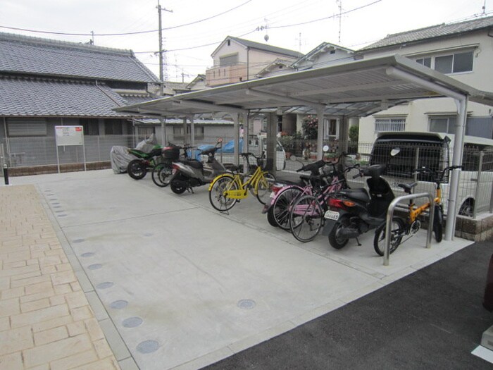 物件外観写真5　(駐輪場)