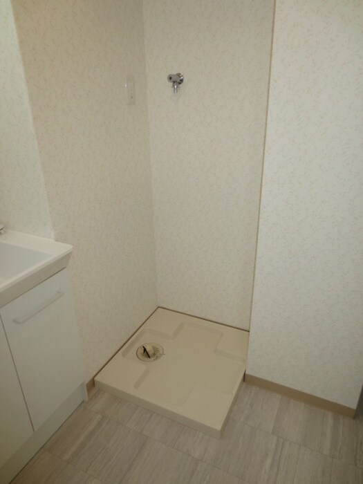 物件内観写真12　(洗濯機置場)