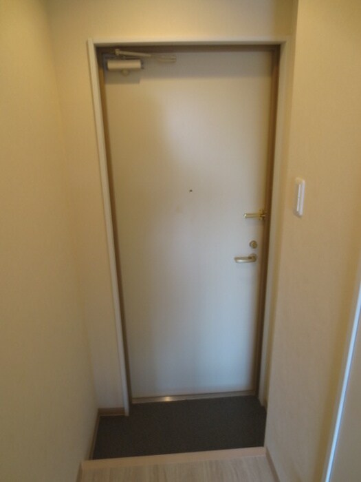 物件内観写真18　(玄関)