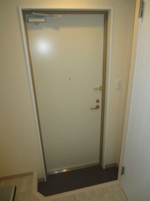 物件内観写真18　(玄関)