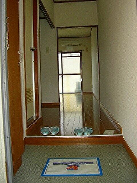 物件内観写真7　(玄関)